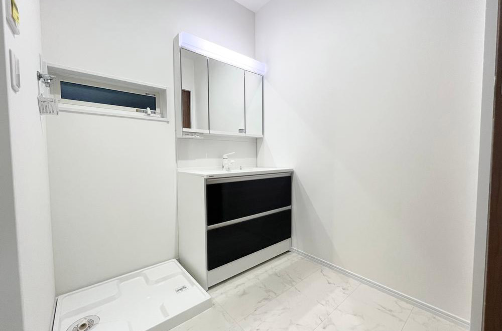 新築戸建て　柏原3丁目　Panasonic製洗面台