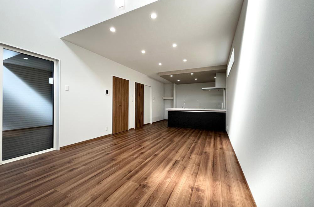 （プラン例）暖かみのある色の床材もご用意しております♪