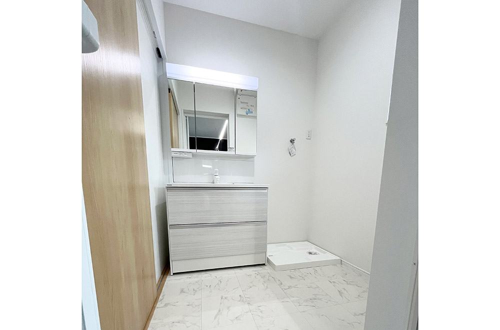 新築戸建て　横田2丁目洗面化粧台/同仕様写真