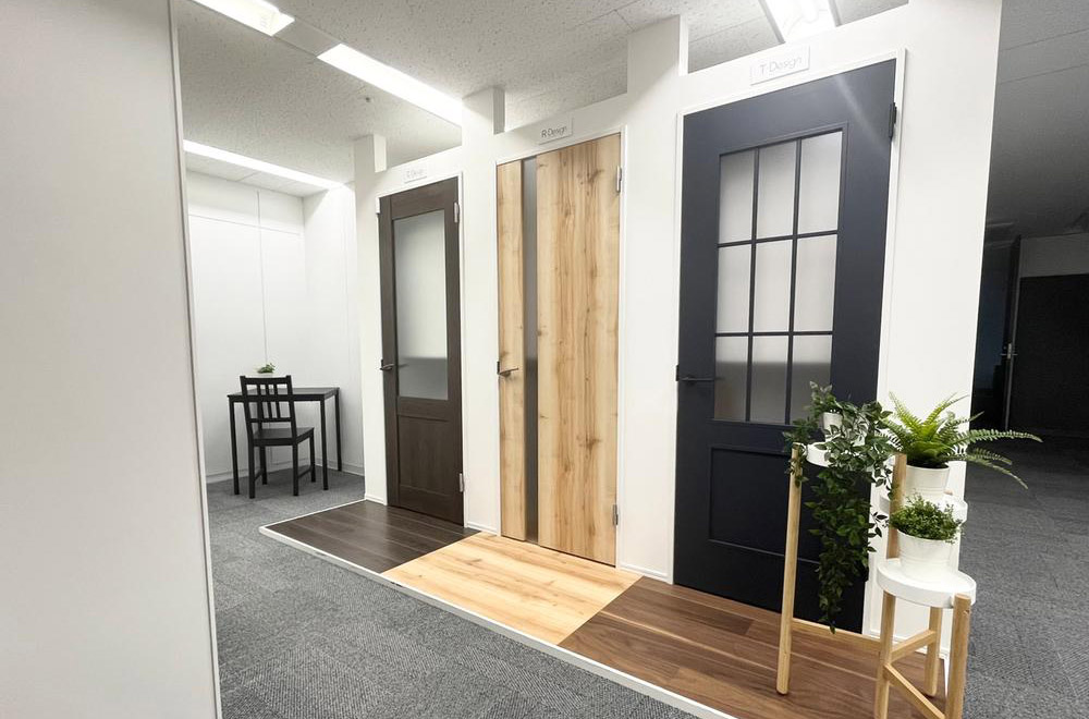 新築戸建て　賀茂2丁目　モデルハウス（ドア）