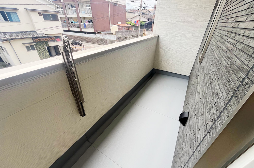 新築戸建て　バルコニー