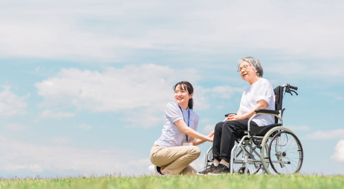 太陽光発電で変わる施設運営！介護施設・老人ホームが選ぶこれからのエネルギー戦略