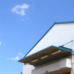 2026年度の法改正に伴い、工場・倉庫オーナーが今こそ「自家消費型太陽光発電」を導入するメリット！